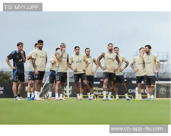 梅西周一回归阿根廷训练首发位置仍待确认与帕斯搭档悬念重重 梅西周一回归阿根廷训练首发位置仍待确认与帕斯搭档悬念重重