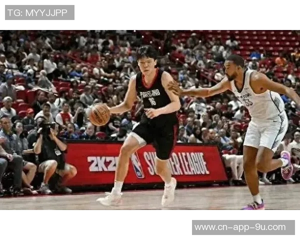 杨瀚森回应记者提问称将与克林根联手对抗比卢普斯 杨瀚森回应记者提问称将与克林根联手对抗比卢普斯