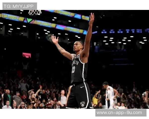 克拉克斯顿表现出色14投8中砍下21分8篮板4助攻2抢断2盖帽 克拉克斯顿表现出色14投8中砍下21分8篮板4助攻2抢断2盖帽