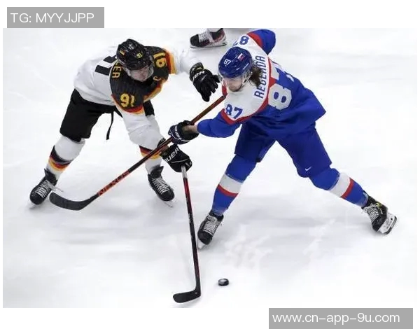 穆勒分享冰球比赛观赛照片感谢好友邀请丰富业余生活 穆勒分享冰球比赛观赛照片感谢好友邀请丰富业余生活